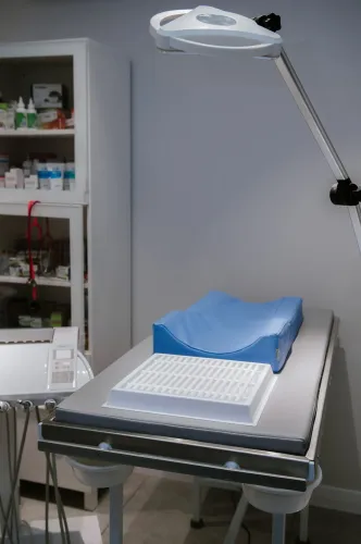 Zahnärztliche Abtropfvorrichtung + Positioniervorrichtung M 4PI4386-scaled.webp