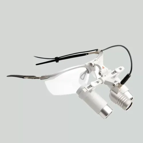 HRP-Okularlupe auf I-View-Okularrahmen mit LED-Beleuchtung HRP_iView_LL2.webp