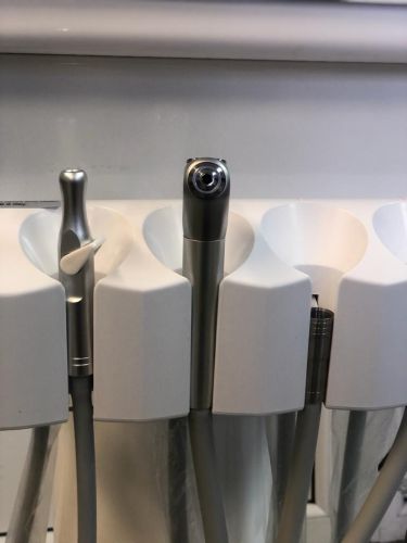 Mobile Deluxe-Einheit mit Kompressor und Behandlungslampe Unit Mobilny- deluxe
